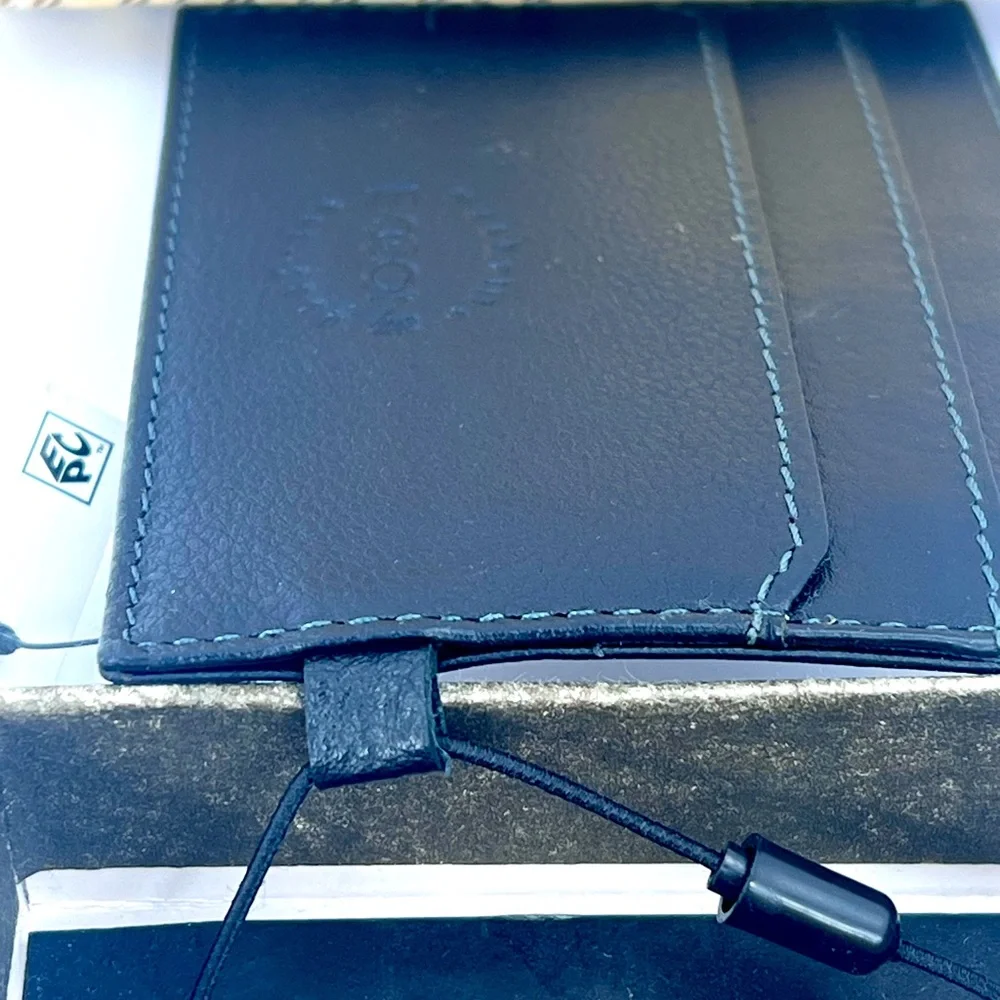BOCONI PEBBLED LEATHER ID CARD CASE, RFID WALLET W/KEY RING LOOP. 3x4 INCHES BLK
